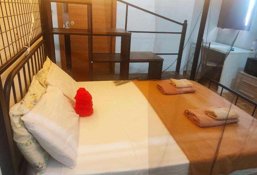 اتاق خانوادگی با چشم‌انداز جانبی دریا, Jessica Flat Malta Royal Guesthouse