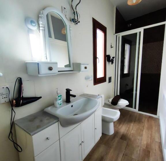 اتاق پریمیوم چهارنفره, Jessica Flat Malta Royal Guesthouse