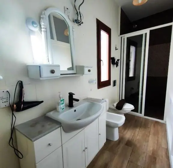 اتاق پریمیوم چهارنفره, Jessica Flat Malta Royal Guesthouse