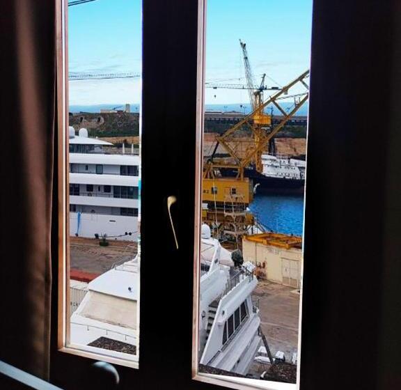 اتاق پریمیوم چهارنفره, Jessica Flat Malta Royal Guesthouse