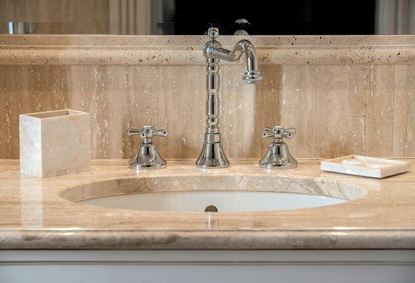 سوییت لوکس, Pušų Paunksnėje