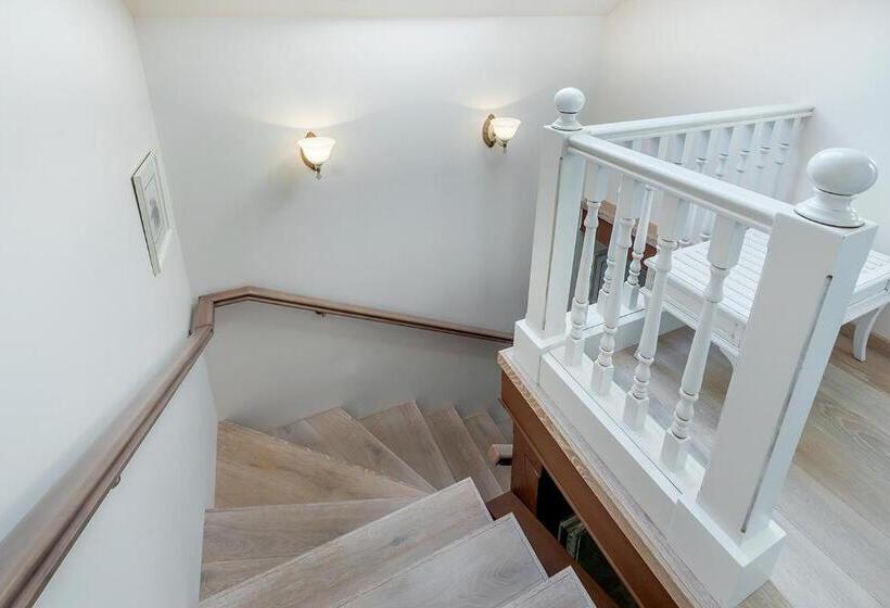 سوییت خانوادگی, Pušų Paunksnėje