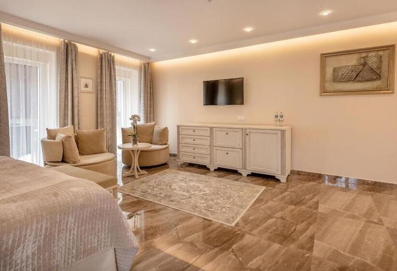 سوییت جونیور, Pušų Paunksnėje