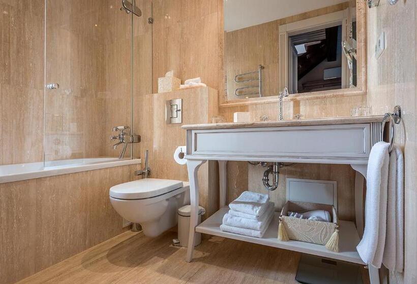 سوییت خانوادگی, Pušų Paunksnėje