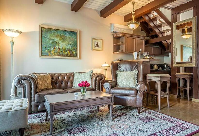 سوییت خانوادگی, Pušų Paunksnėje