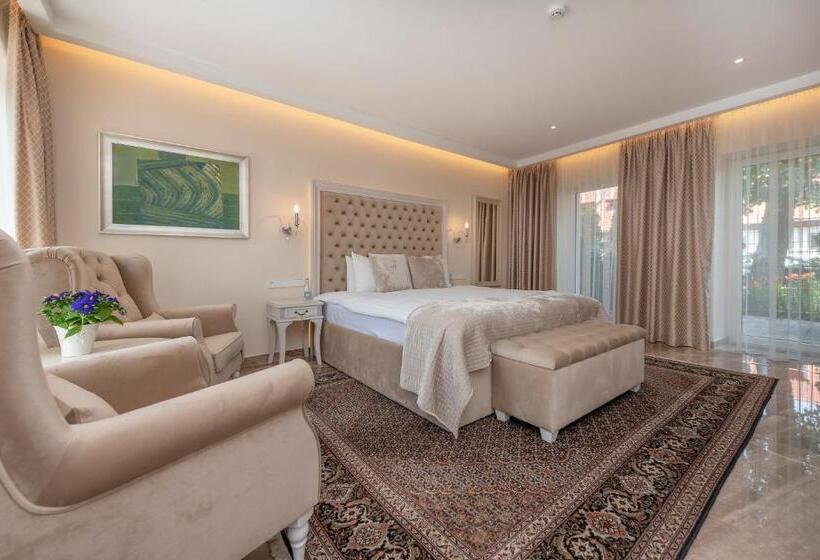 سوییت جونیور, Pušų Paunksnėje