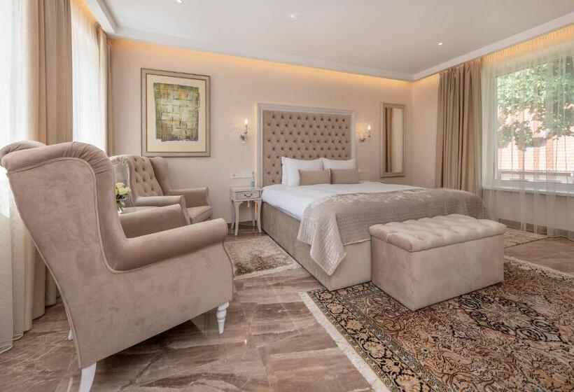 سوییت جونیور, Pušų Paunksnėje