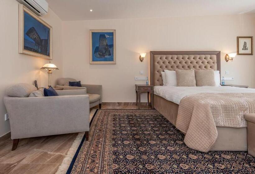 سوییت جونیور, Pušų Paunksnėje