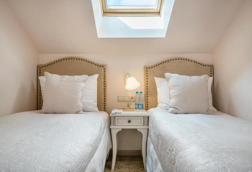 سوییت خانوادگی, Pušų Paunksnėje