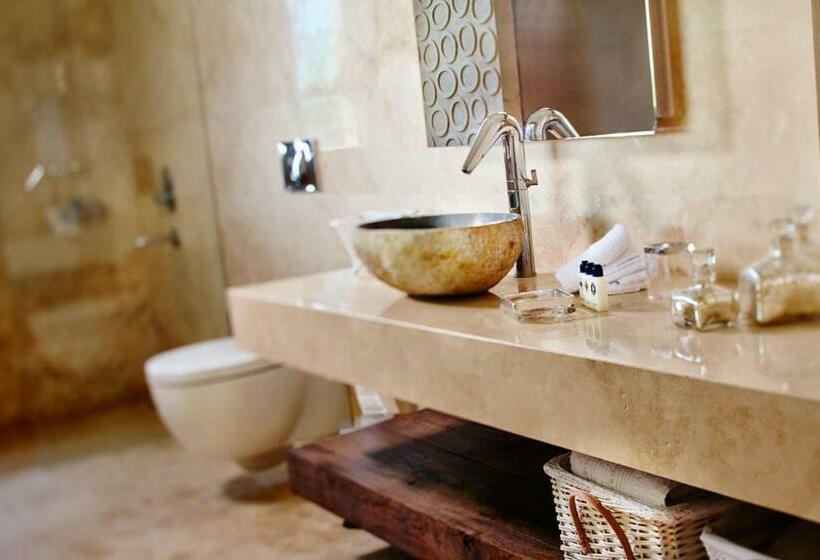 اتاق استاندارد, Two Rooms