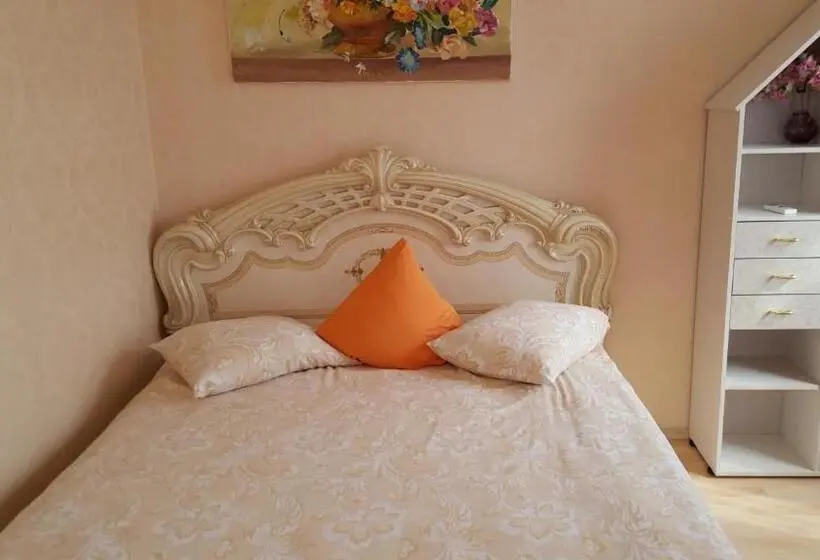 اتاق استاندارد سه تخته با بالکن, Naiza Guesthouse And Apartments