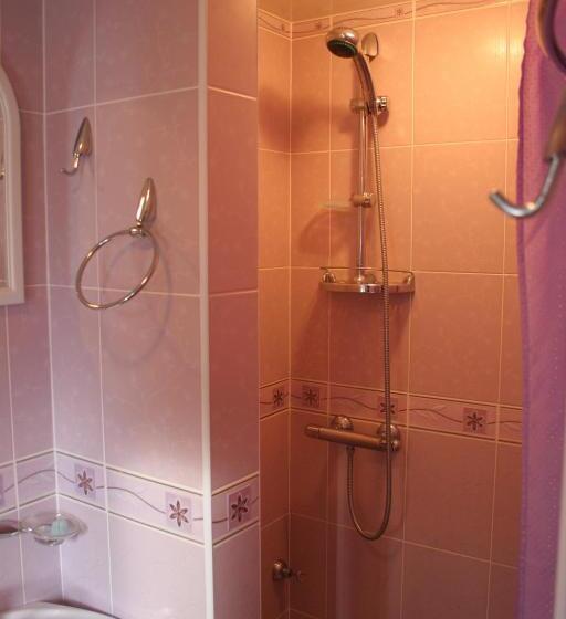 استودیوی استاندارد, Naiza Guesthouse And Apartments