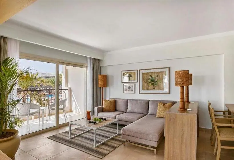 سوییت جونیور, Jaz Costa Mares Adults Only 16+