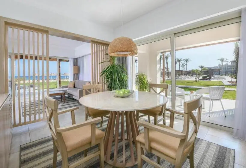 سوییت جونیور, Jaz Costa Mares Adults Only 16+