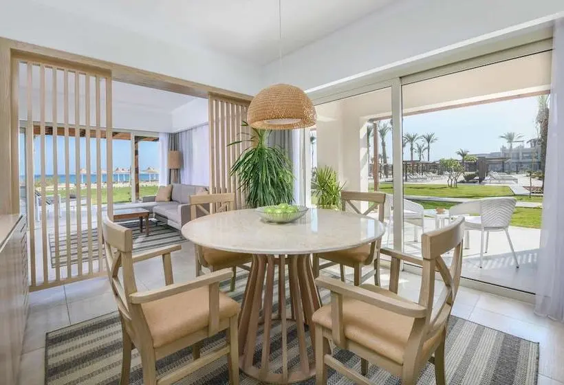 سوییت جونیور, Jaz Costa Mares Adults Only 16+
