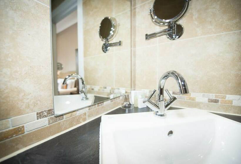 Номер Стандарт Трехместный, Columba Hotel Inverness By Compass Hospitality