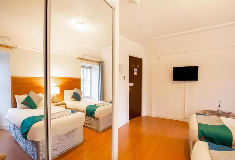 Кровать в Общей Комнате, Eastbank Hotel