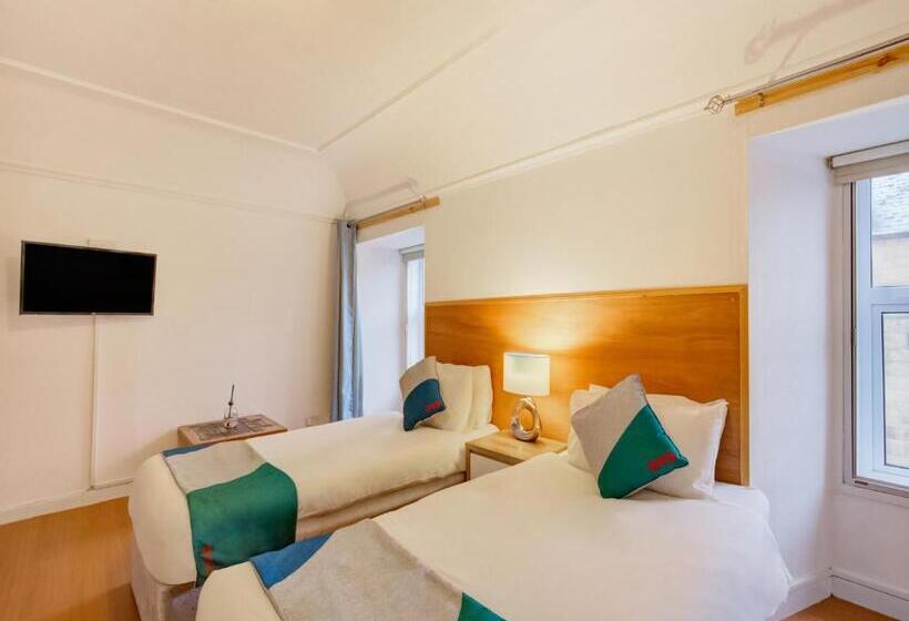 Кровать в Общей Комнате, Eastbank Hotel