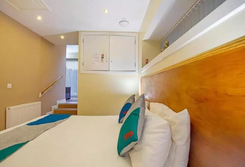 デラックスの４人部屋, Eastbank Hotel