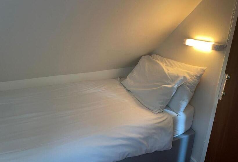 Номер Deluxe, Eastbank Hotel