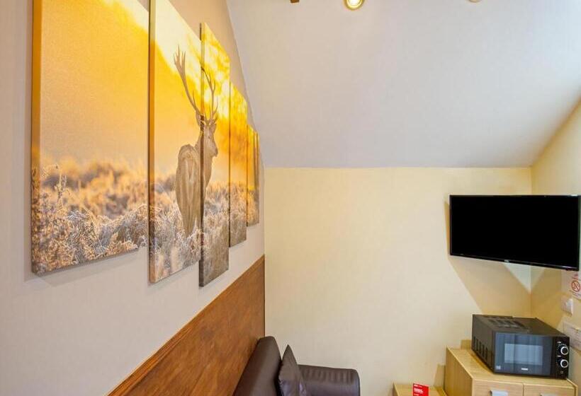 Четырехместный Номер Deluxe, Eastbank Hotel