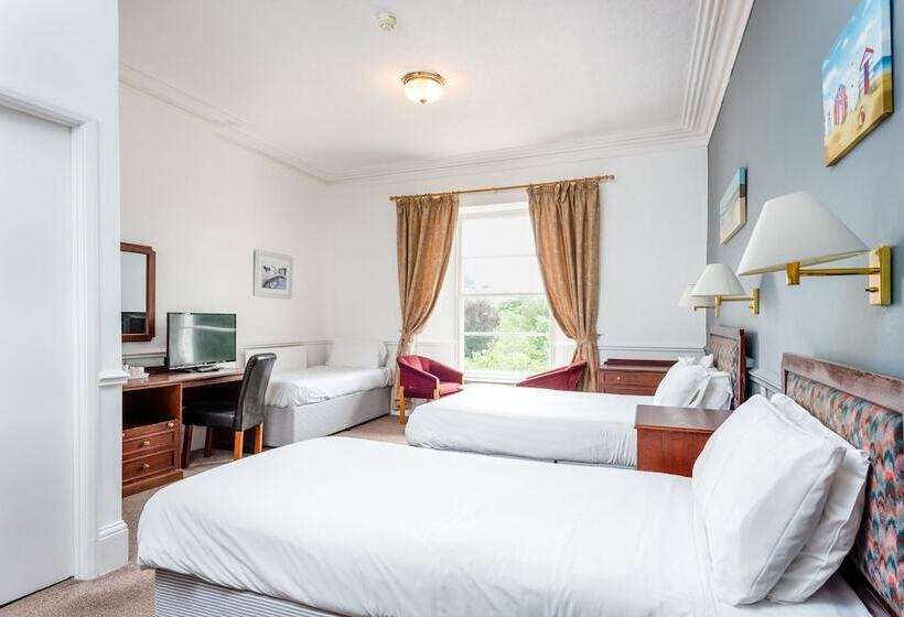 اتاق خانوادگی, Abbey Lawn