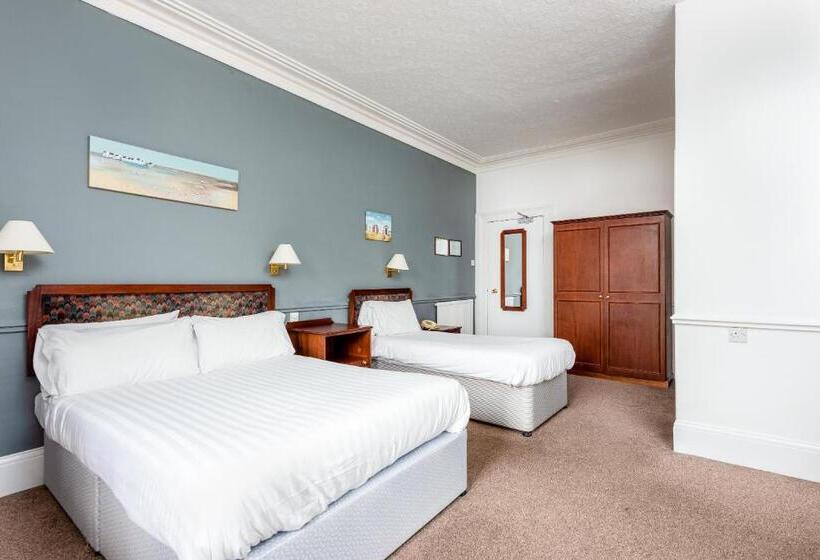 اتاق خانوادگی, Abbey Lawn