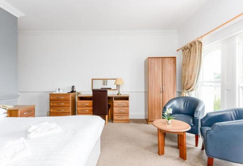 اتاق سوپریور, Abbey Lawn