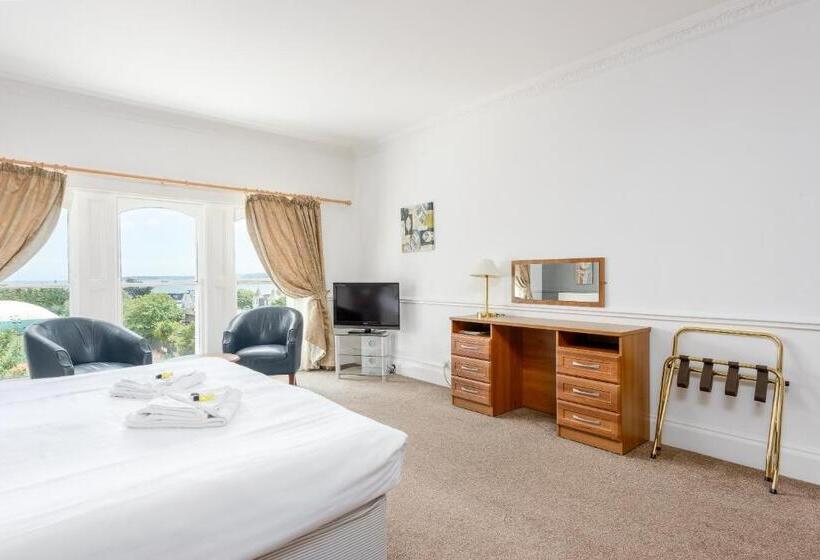 اتاق سوپریور, Abbey Lawn