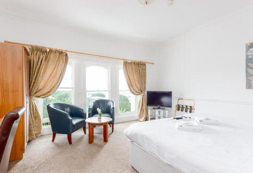 اتاق سوپریور, Abbey Lawn