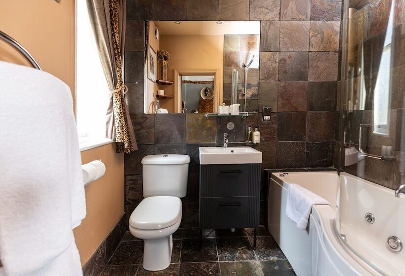 غرفة قياسية, Beaumont House