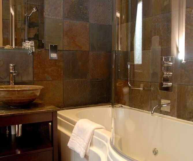 غرفة قياسية, Beaumont House