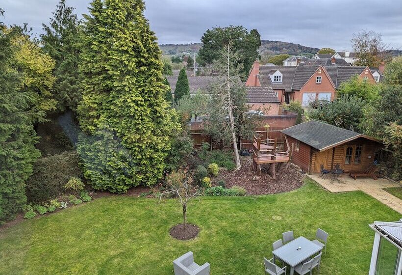 غرفة قياسية, Beaumont House