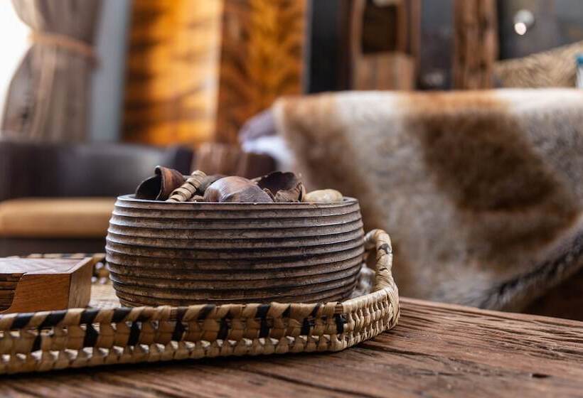 غرفة قياسية, Beaumont House