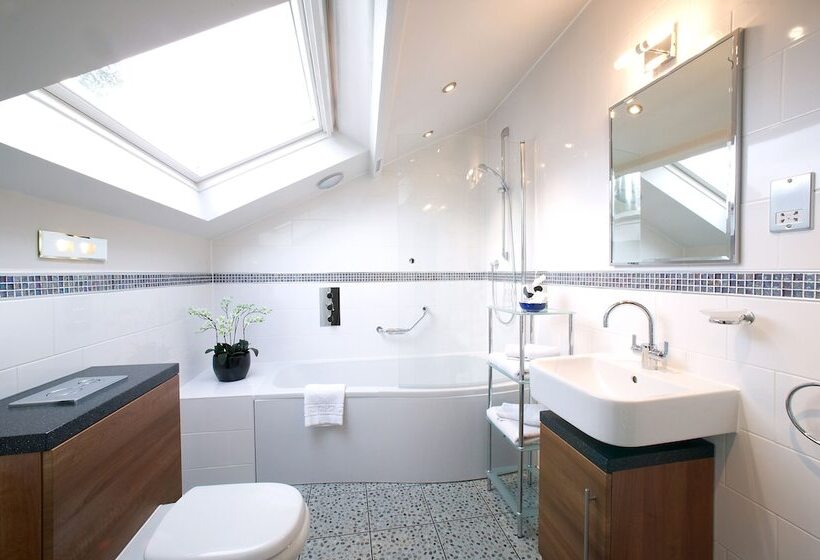 غرفة سوبيريور, Beaumont House