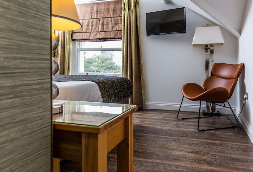 غرفة سوبيريور, Beaumont House