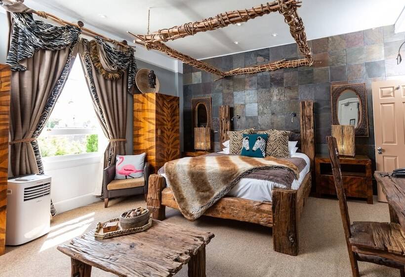 غرفة قياسية, Beaumont House