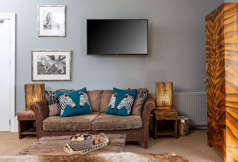 غرفة قياسية, Beaumont House