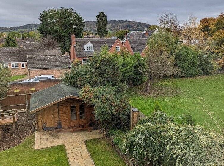 غرفة قياسية, Beaumont House