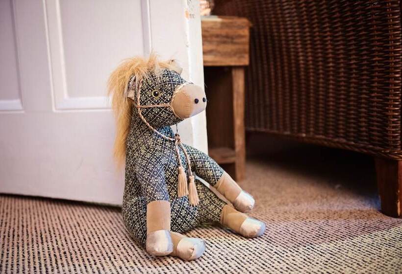 غرفة قياسية, Beaumont House