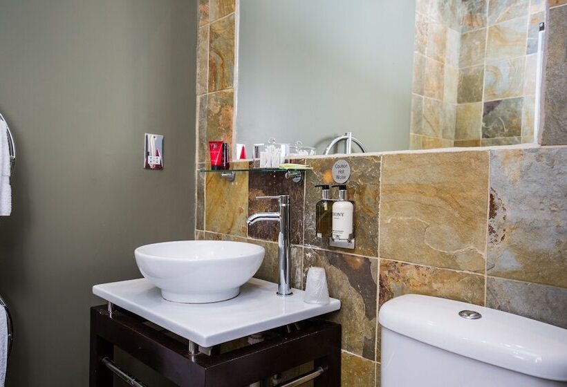 غرفة قياسية, Beaumont House