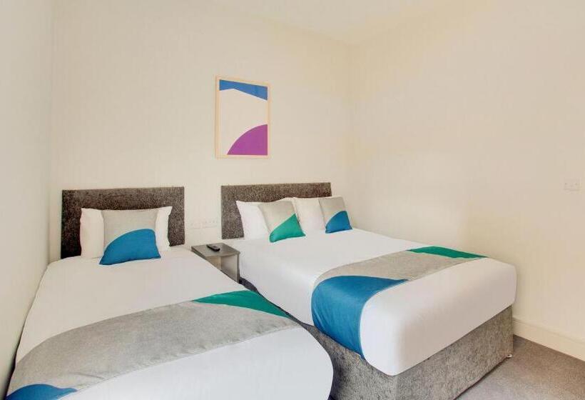 غرفة قياسية ثلاثية, Civic