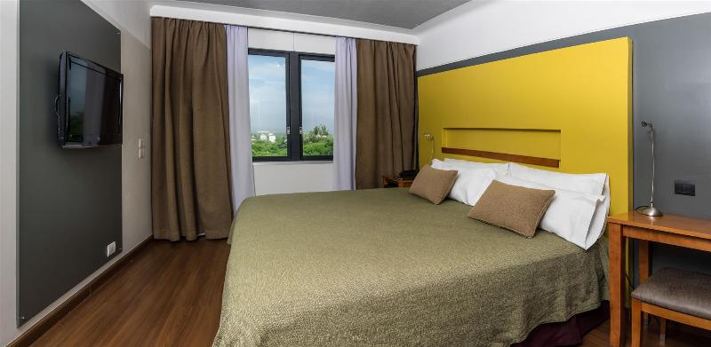 חדר משפחתי, Garden View