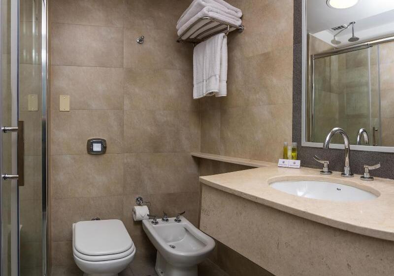 חדר משפחתי, Garden View