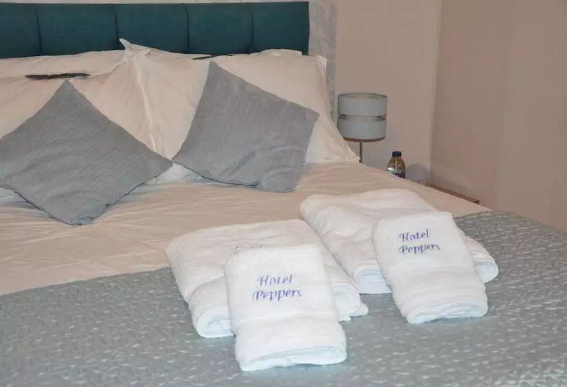 Standard Room, Peppers