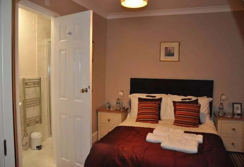 Standard Room, Peppers