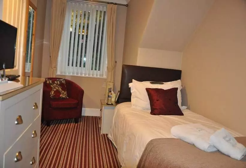 Standard Single Room, Peppers