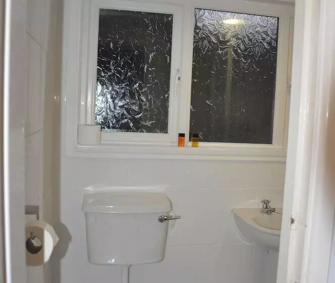 Standard Single Room, Peppers