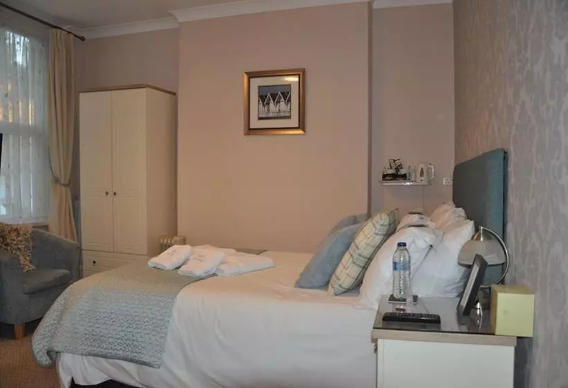 Standard Room, Peppers