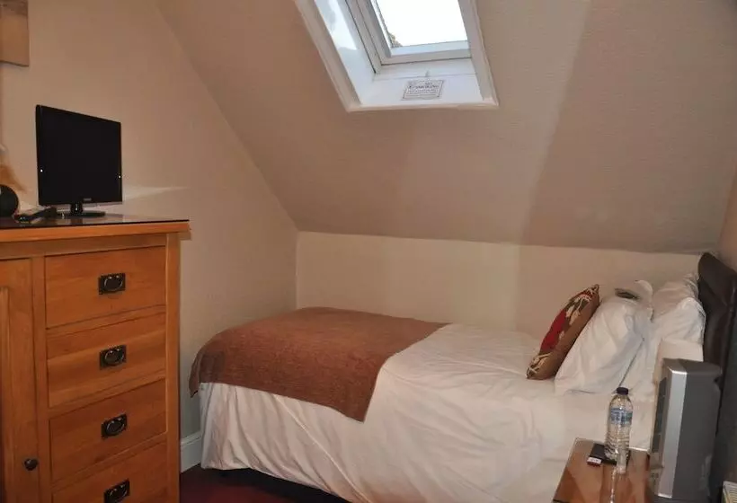 Standard Single Room, Peppers